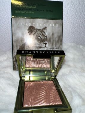 Chantecaille :Luminous Eye Shade- Selenkay Rose shimmering sand- Limited Edition